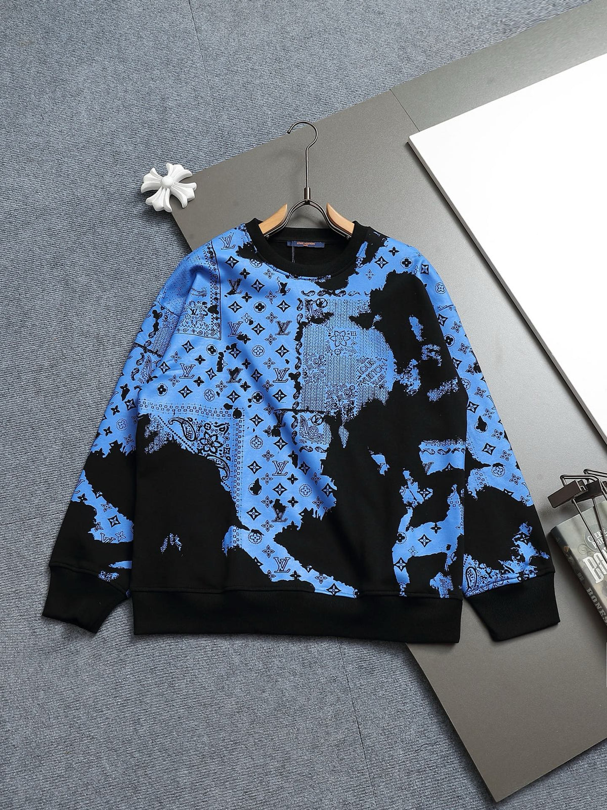 Classic Fashion Sweater-1050