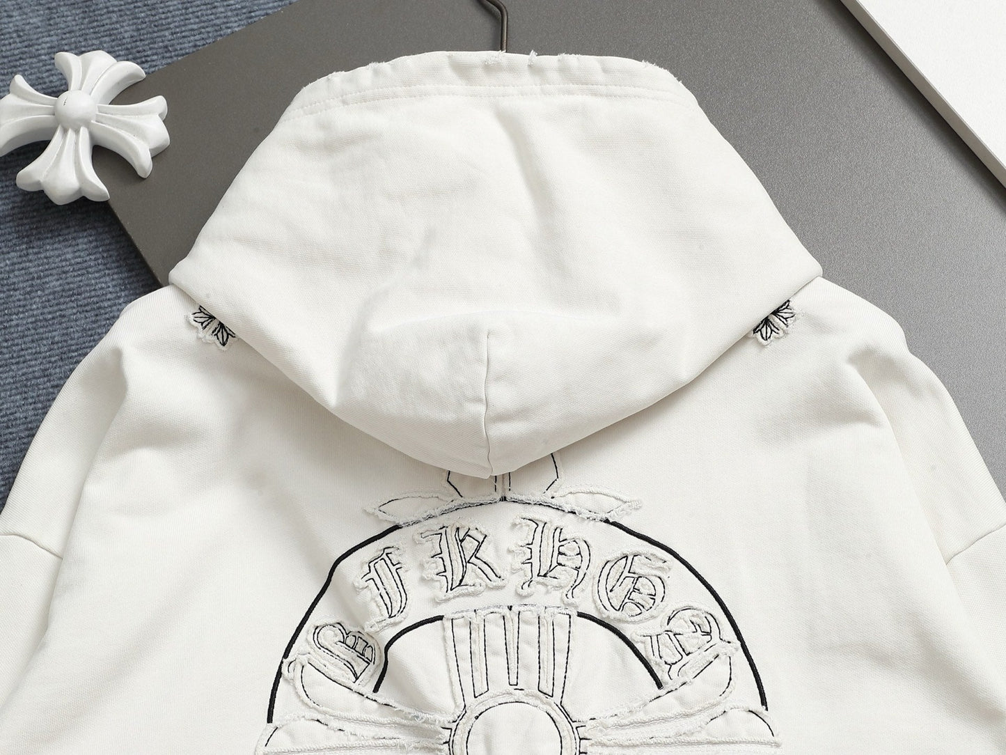 Classic Fit Hoodie-1016