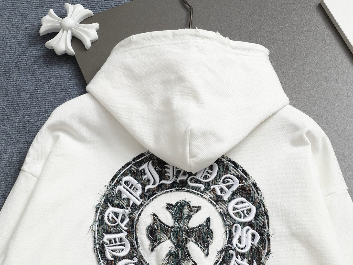 Classic Fit Hoodie-1018
