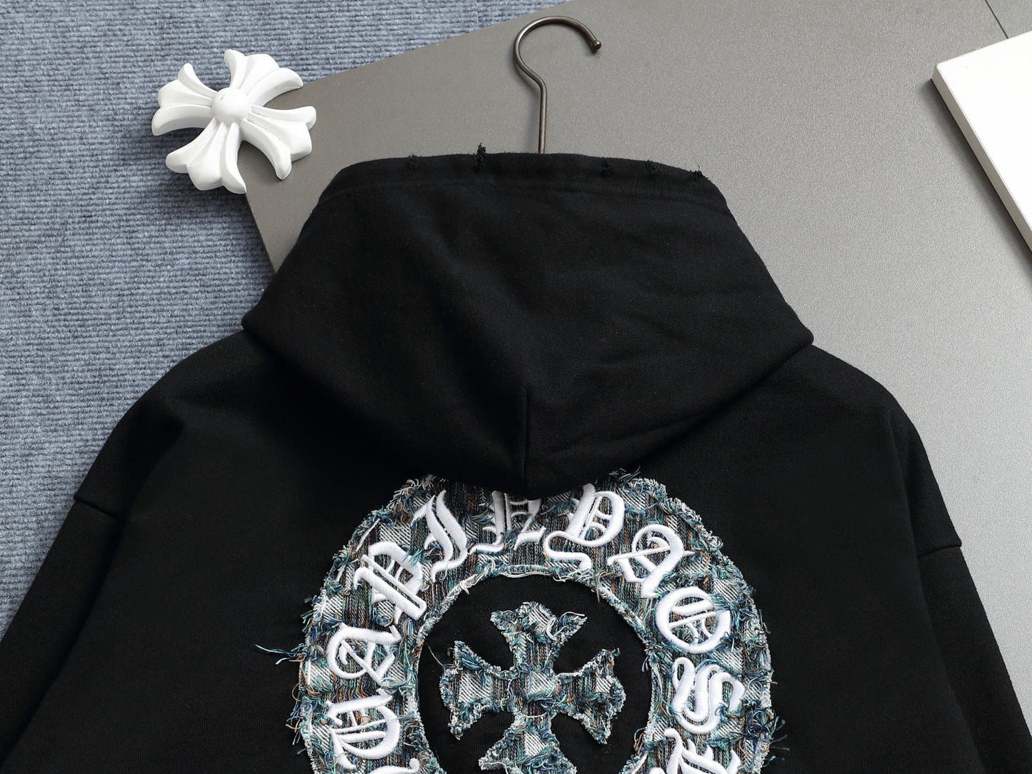 Classic Fit Hoodie-1018