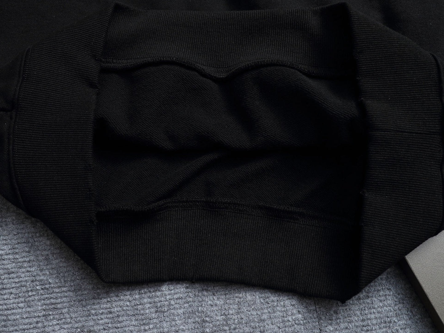 Classic Fit Hoodie-1018