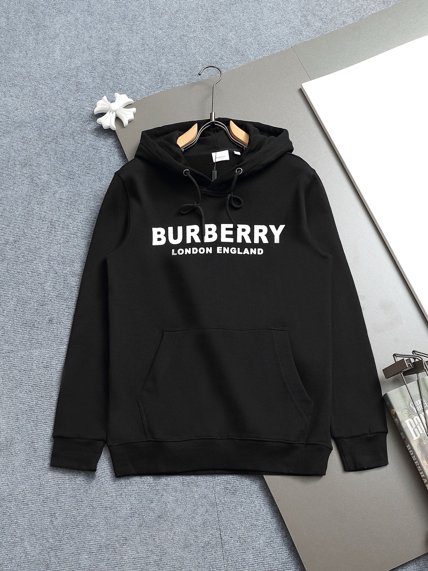 Classic Fit Hoodie-1024
