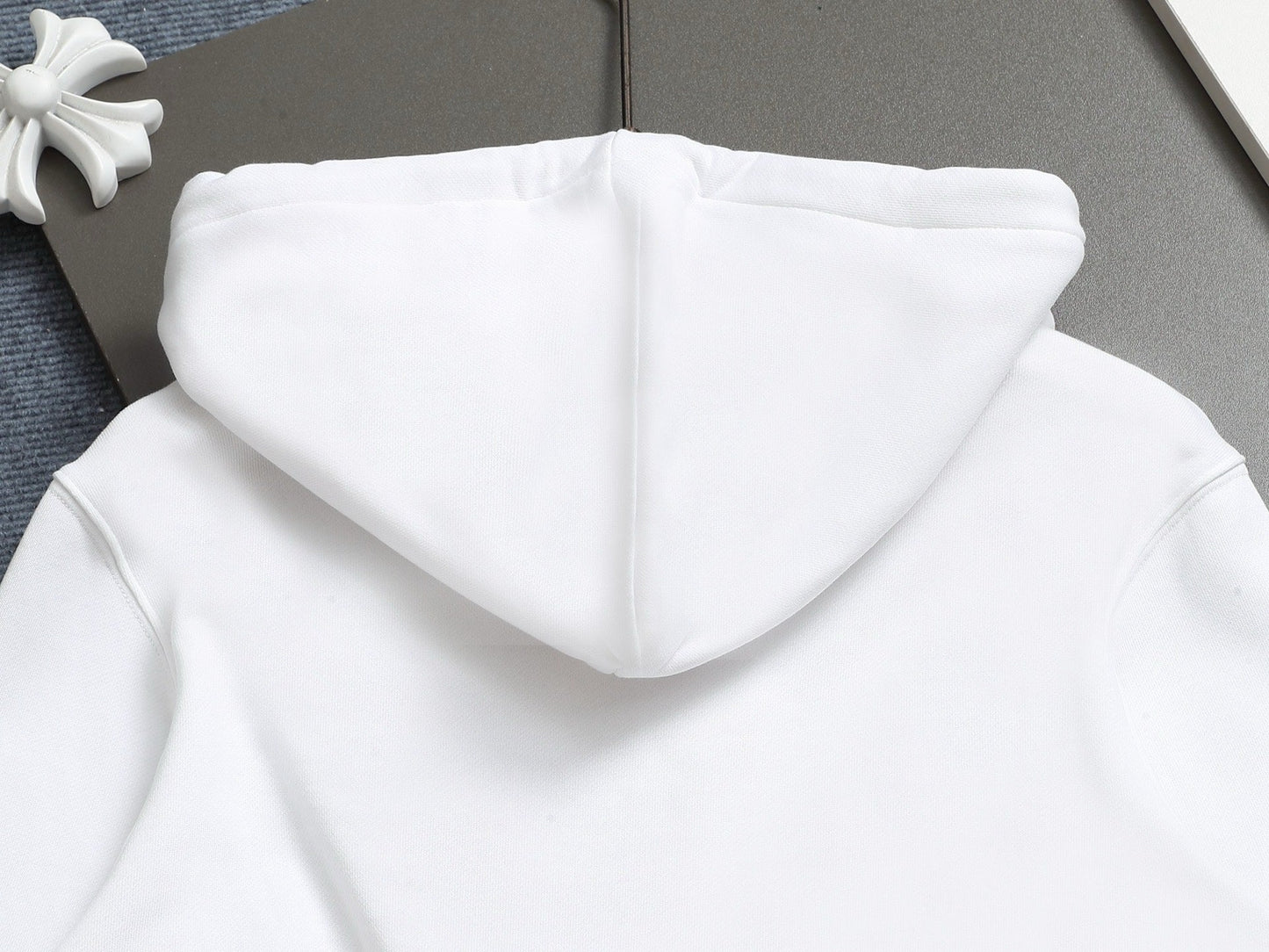 Classic Fit Hoodie-1025