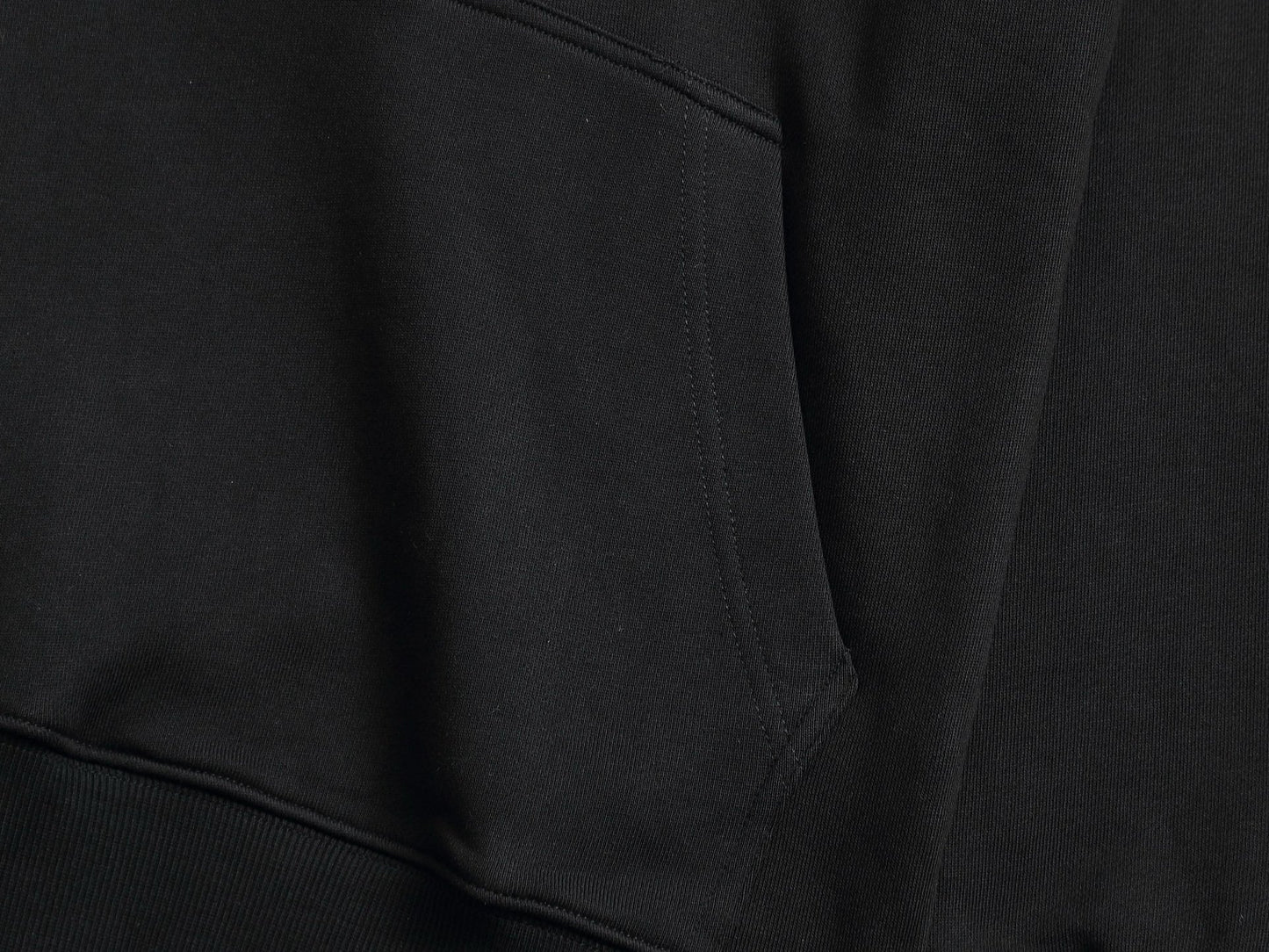 Classic Fit Hoodie-1025