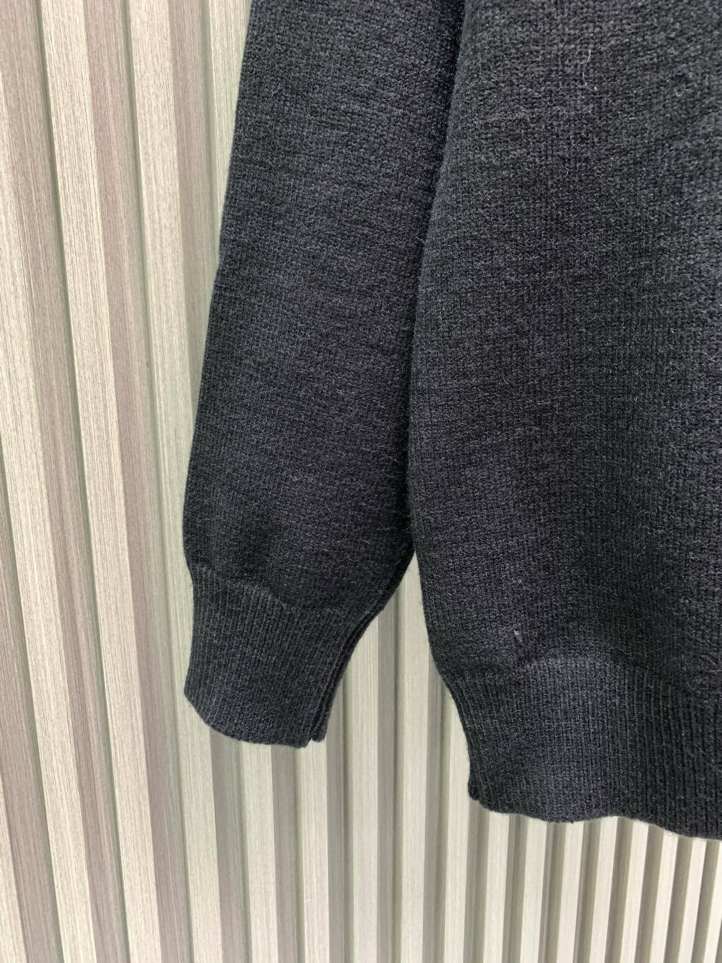 Classic Fashion Sweater-1085
