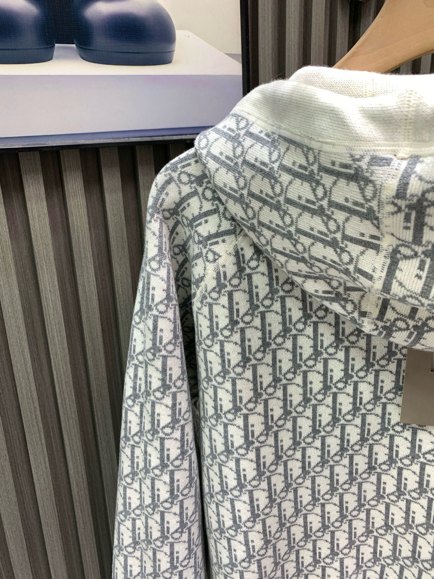 Classic Fashion Sweater-1083
