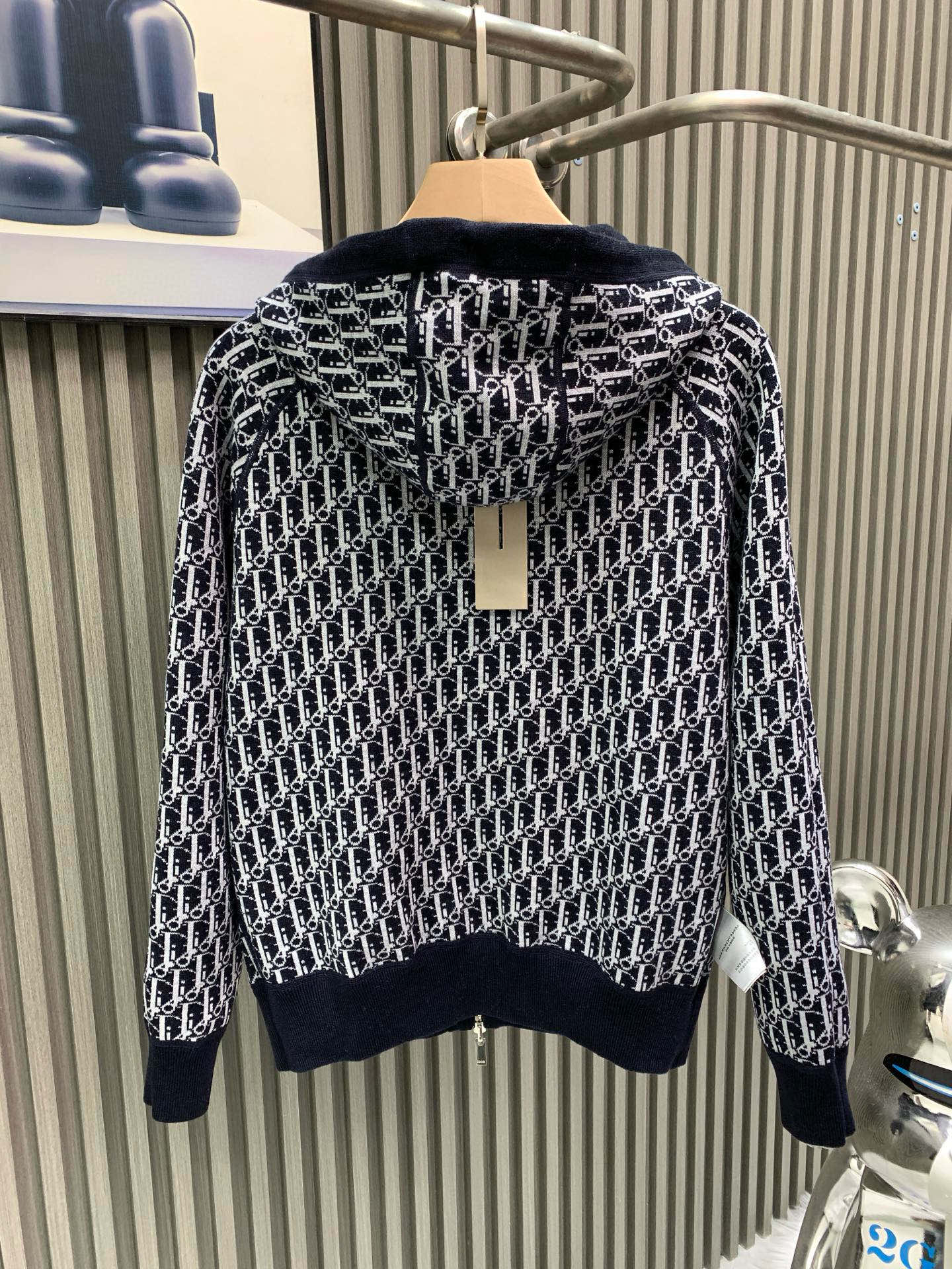Classic Fashion Sweater-1083