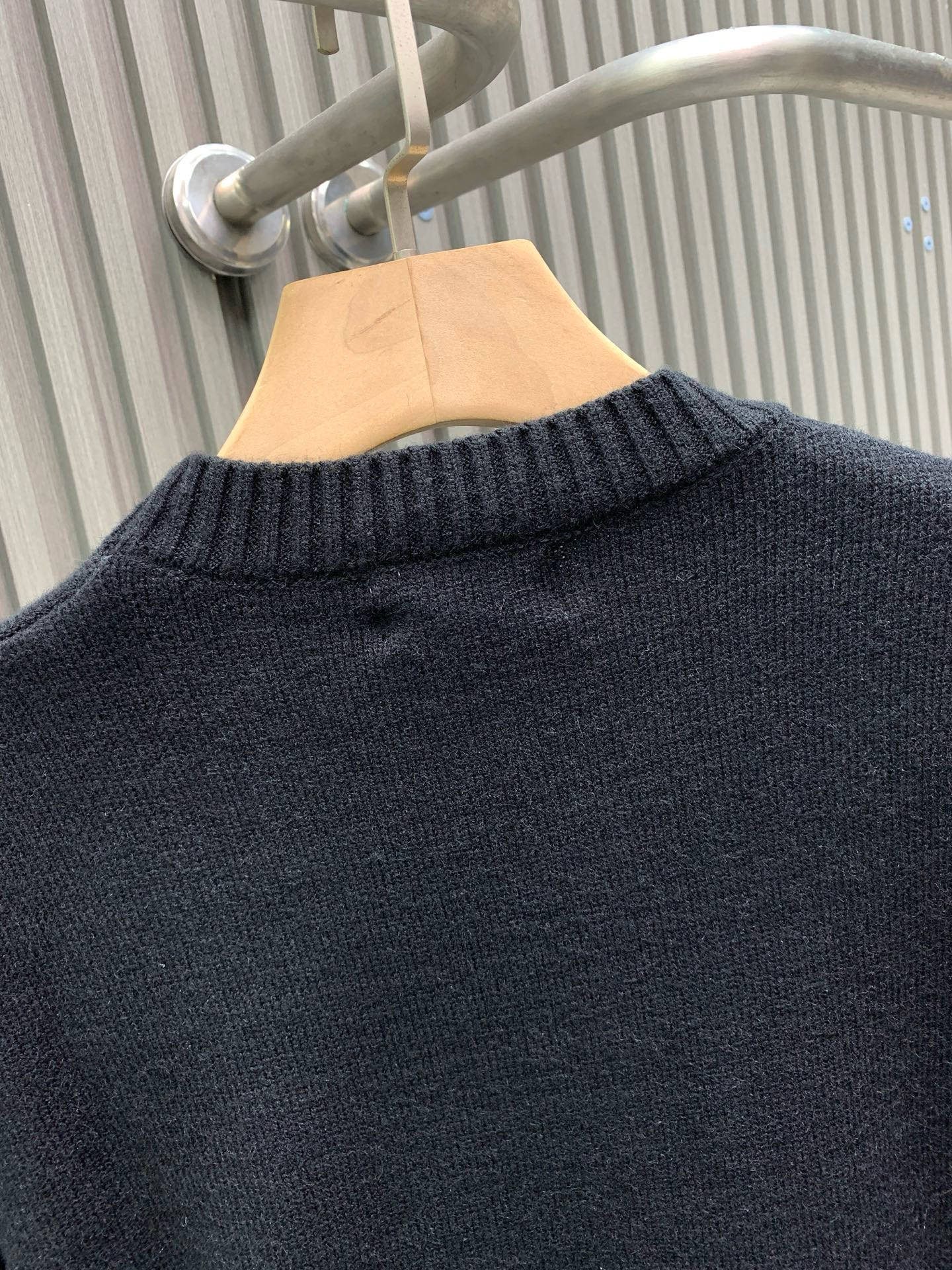 Classic Fashion Sweater-1080