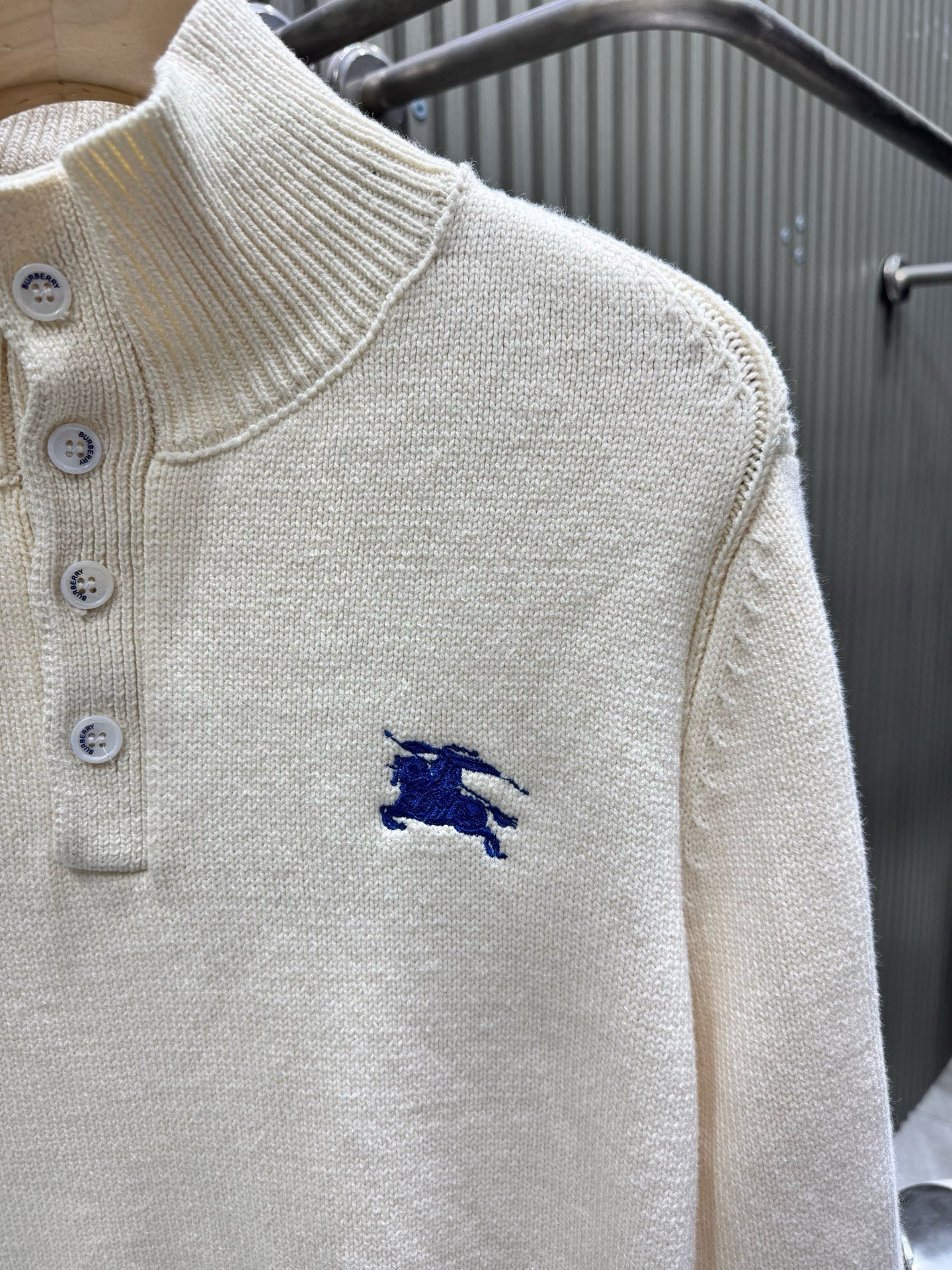Classic Fashion Sweater-1086