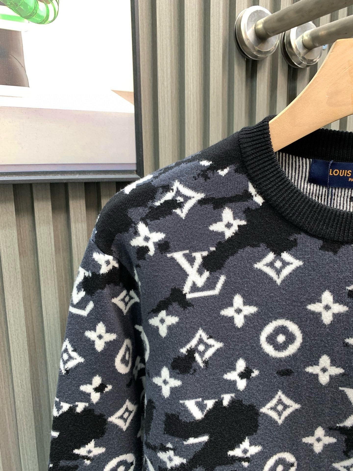 Classic Fashion Sweater-1103