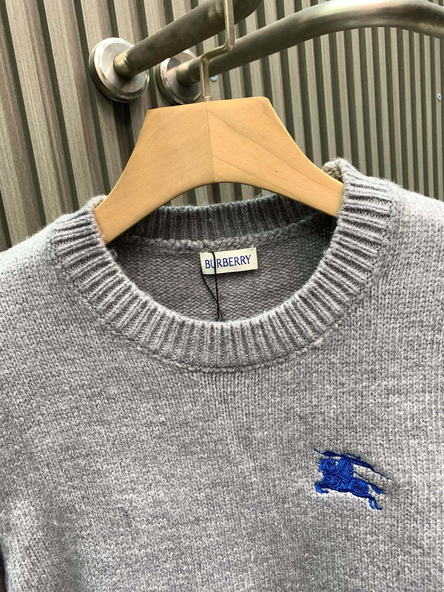 Classic Fashion Sweater-1106