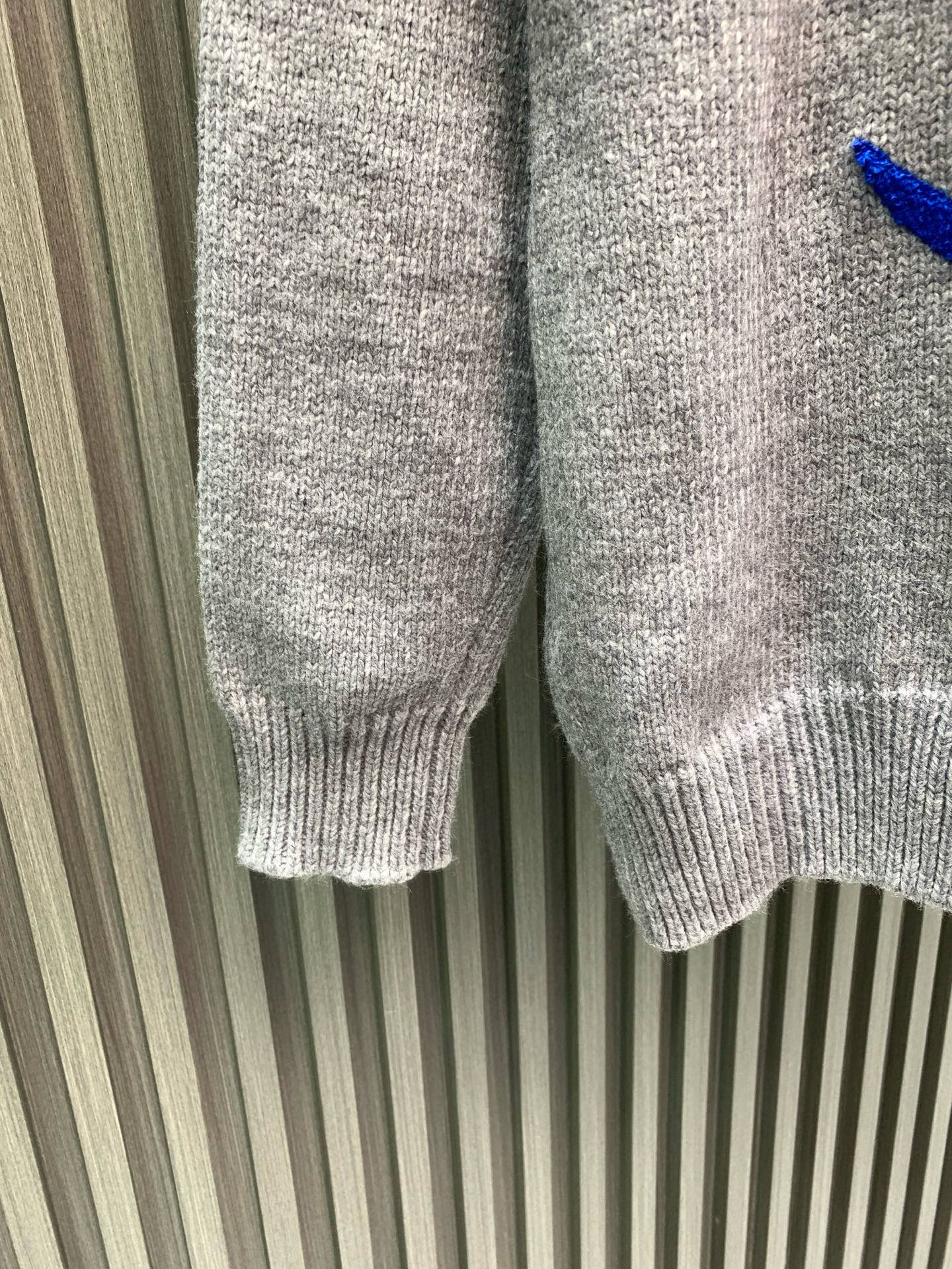 Classic Fashion Sweater-1106