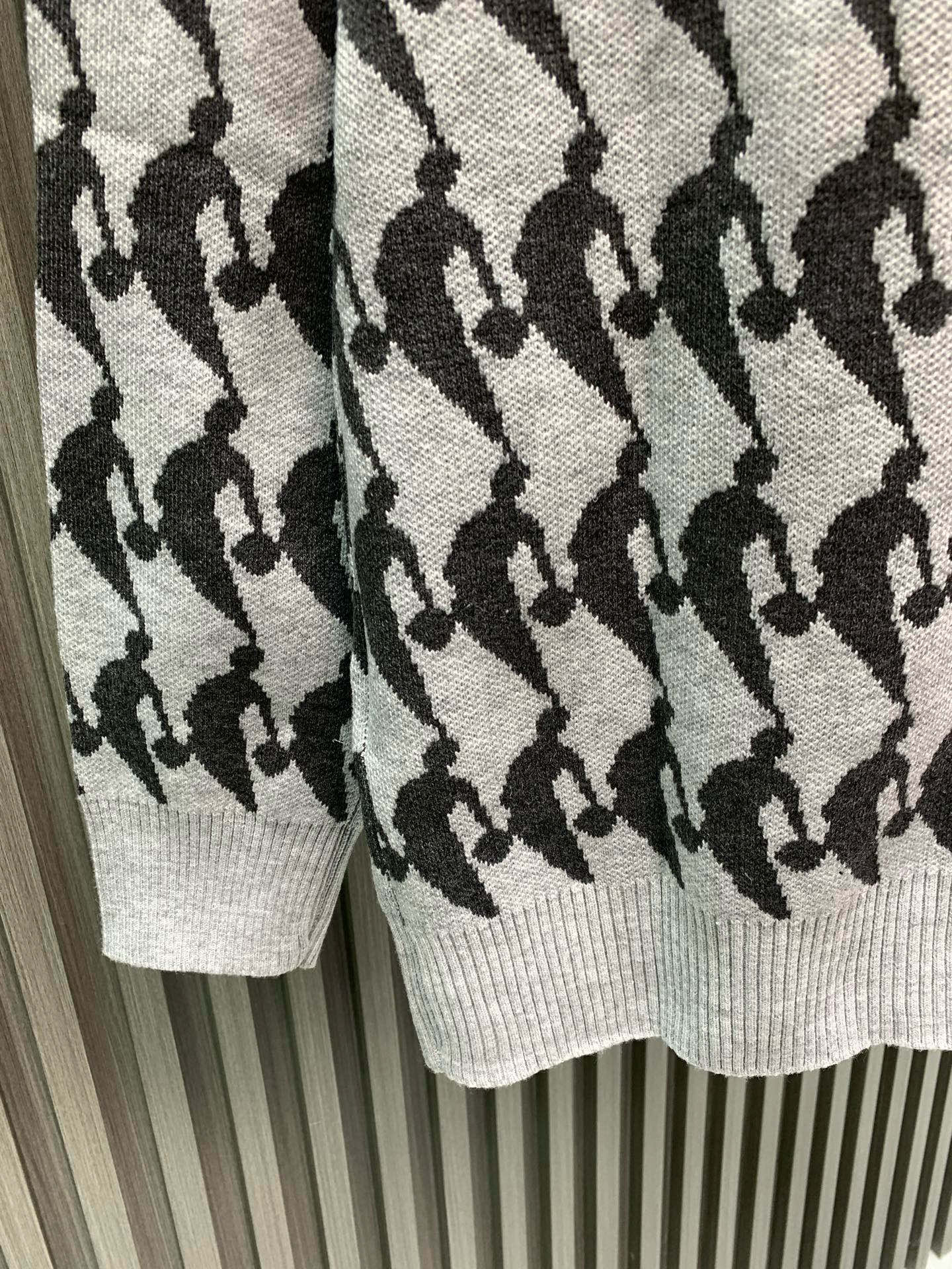 Classic Fashion Sweater-1121