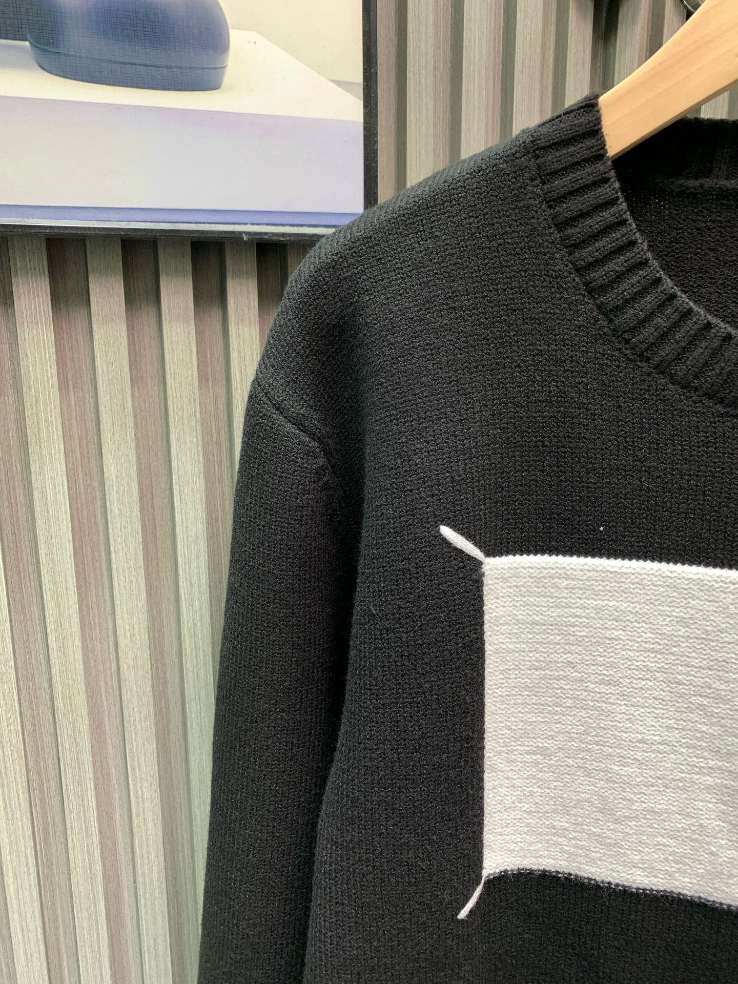 Classic Fashion Sweater-1123