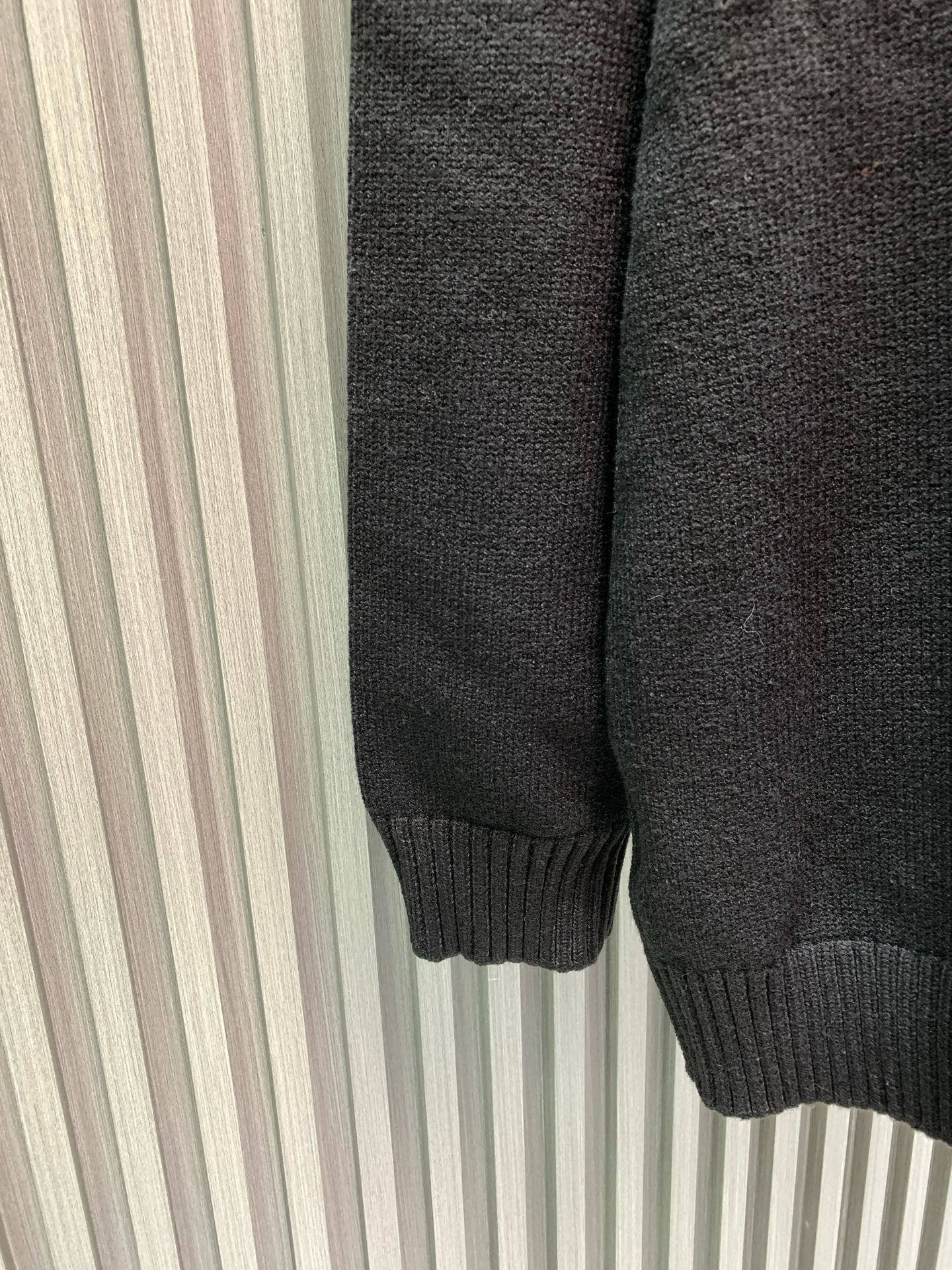 Classic Fashion Sweater-1123