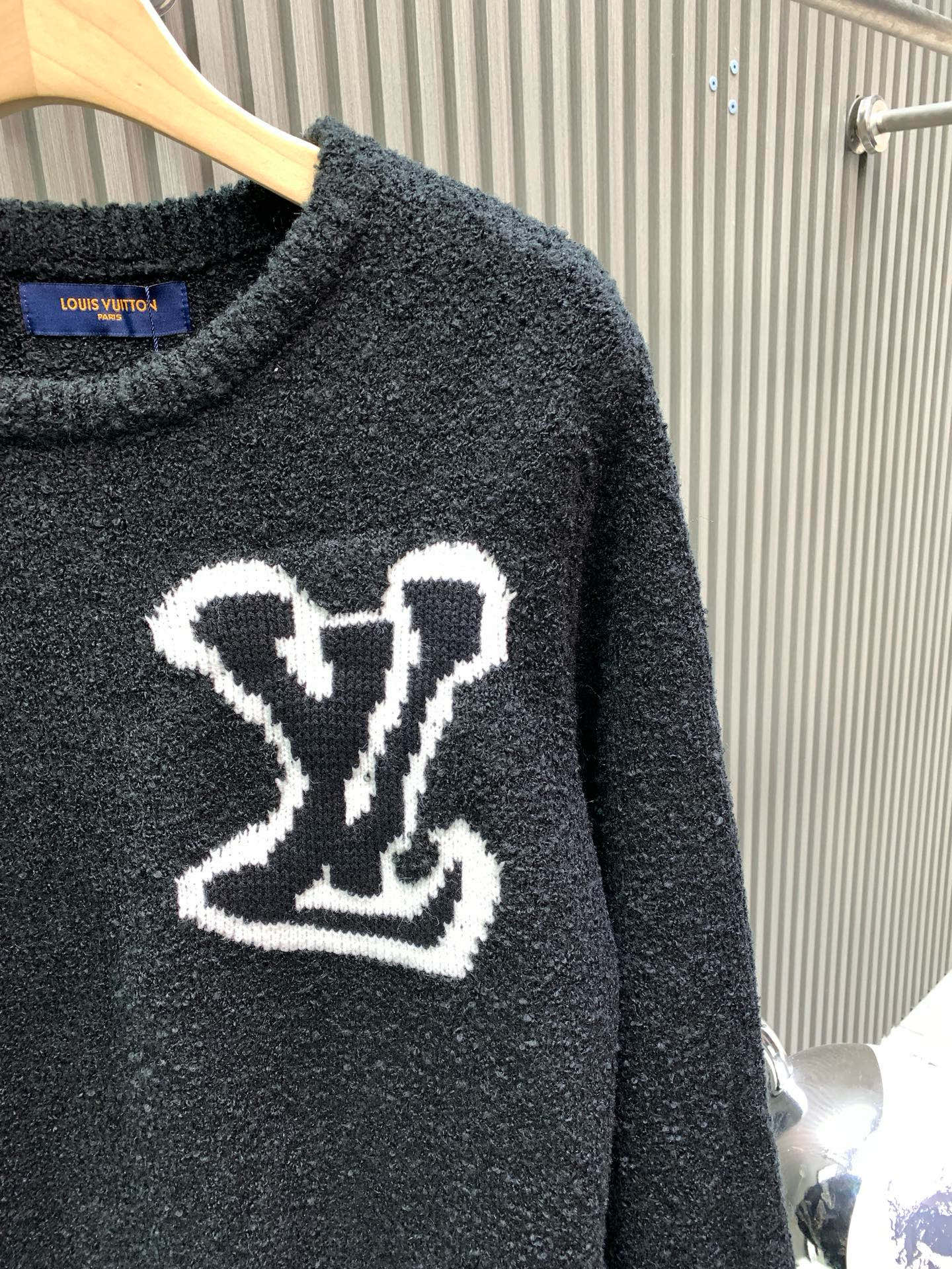 Classic Fashion Sweater-1128