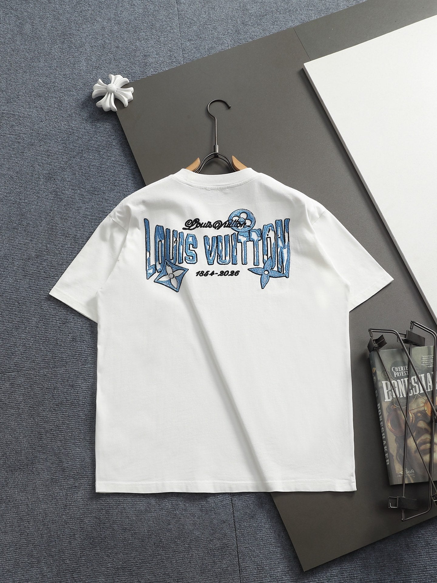 Classic T-shirt-185