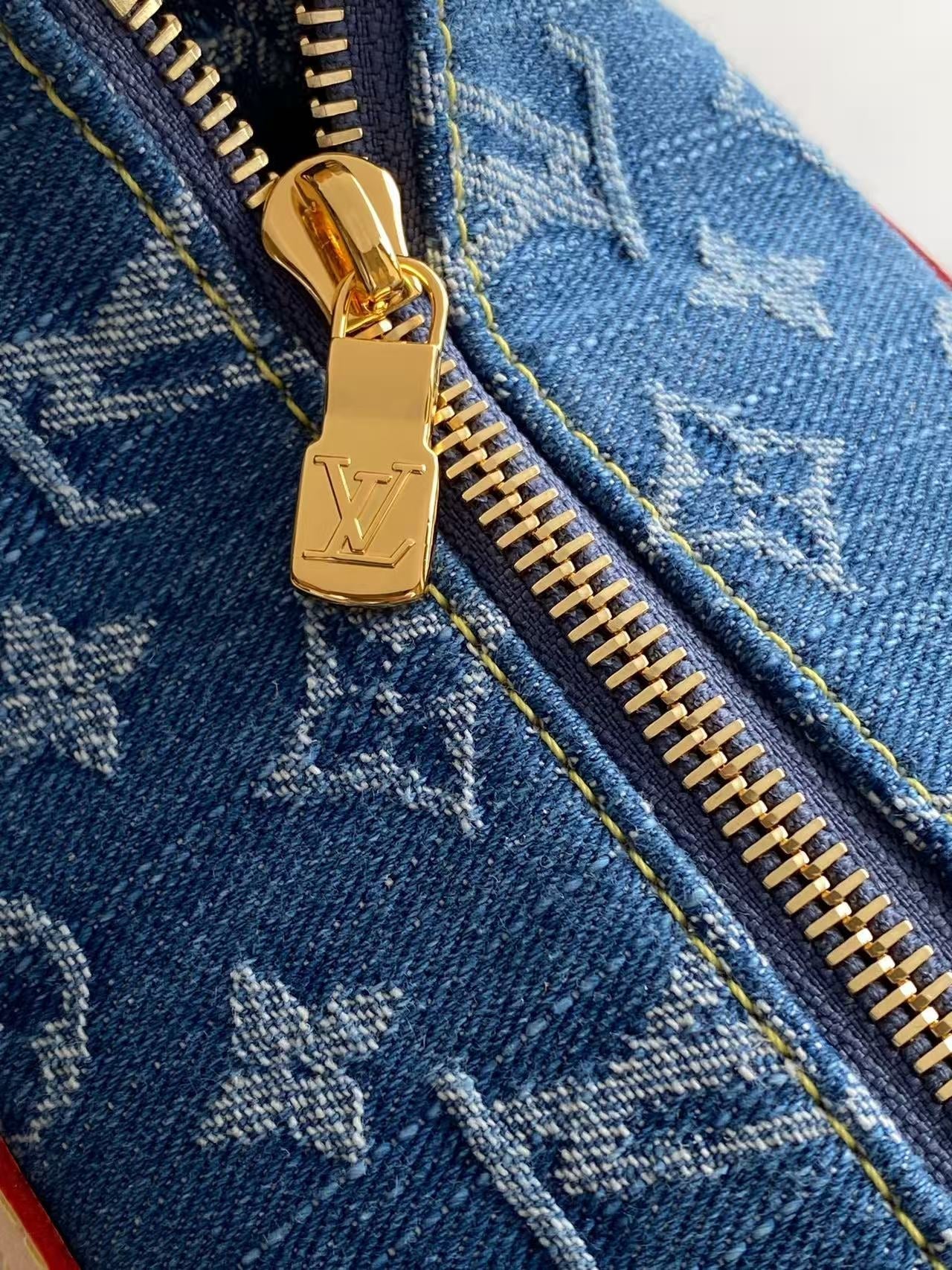 2026 Classic Everyday Bag-261033