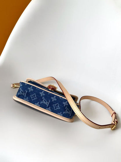 2026 Classic Everyday Bag-261040