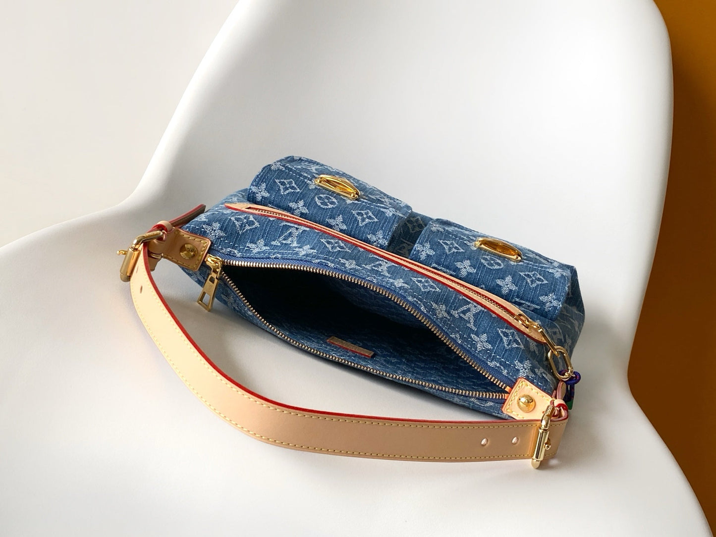 2026 Classic Everyday Bag-261044