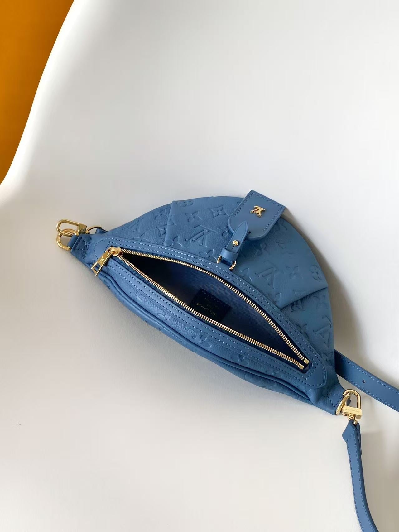 2026 Classic Everyday Bag-261053