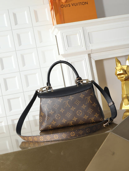 2026 Classic Everyday Bag-261080