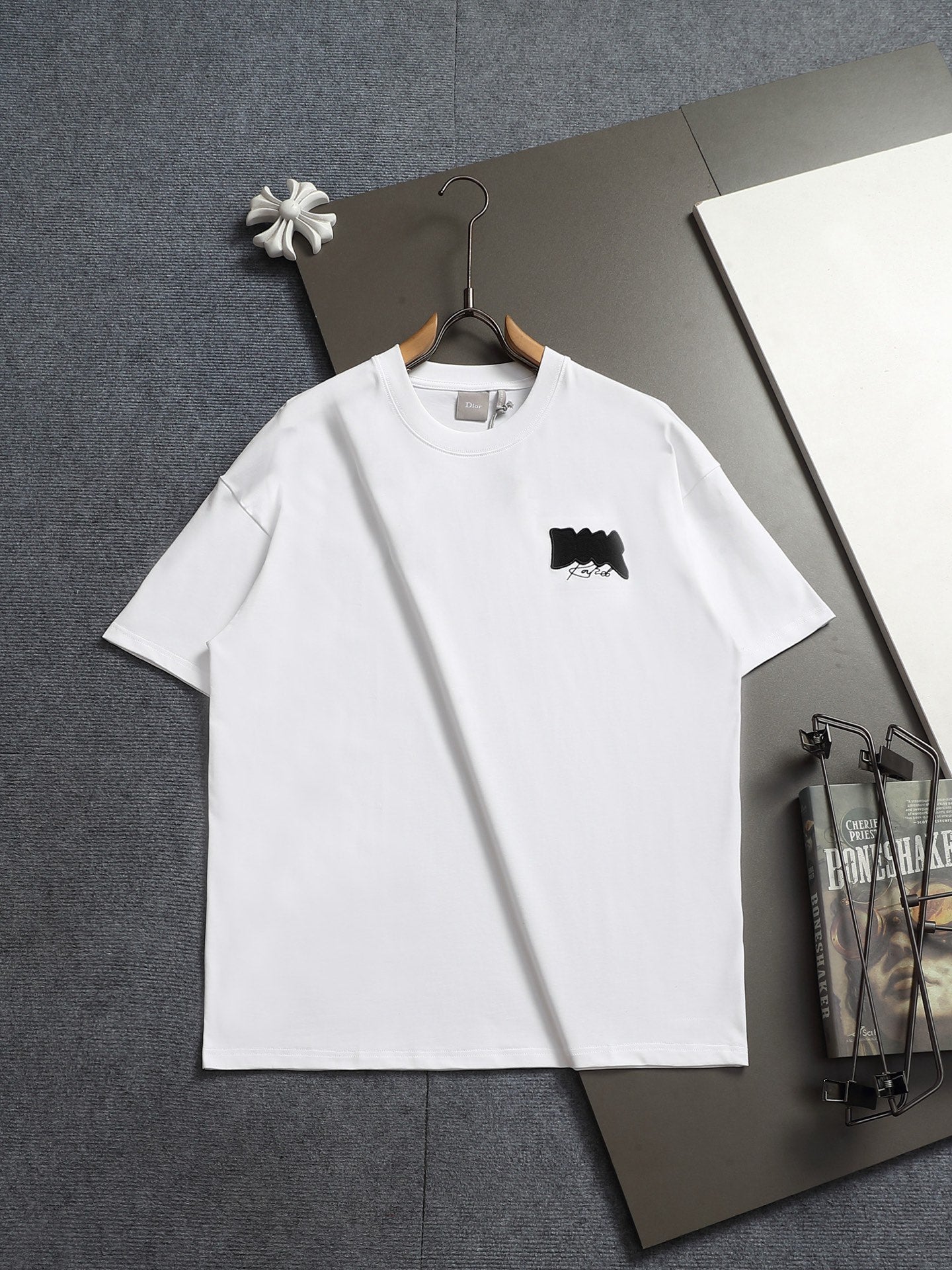 Classic T-shirt-570