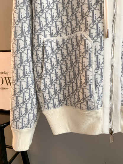Classic Fit Hoodie-1100