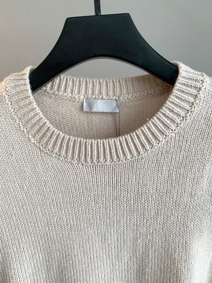Classic Fashion Sweater-1140