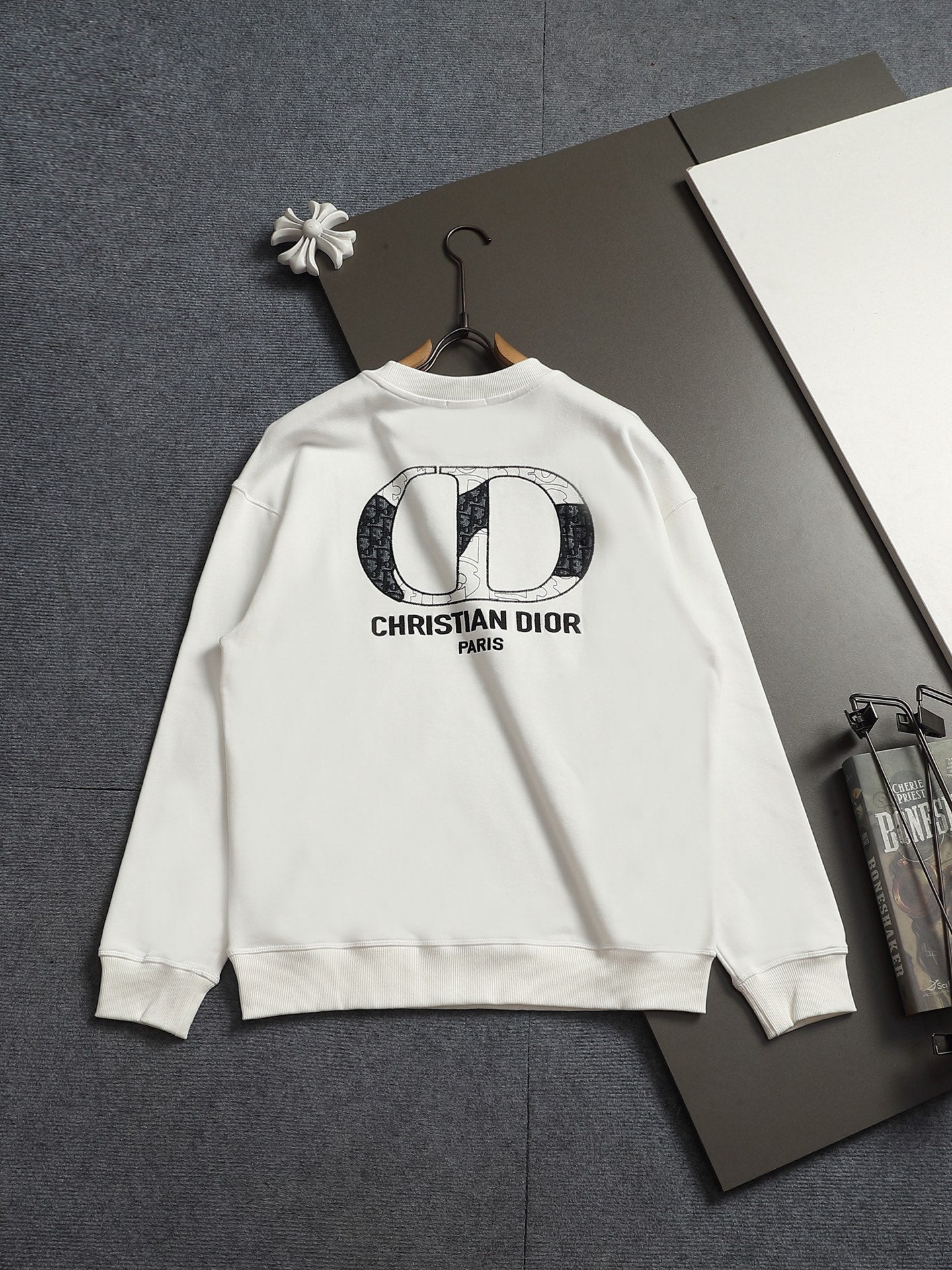 Classic Fashion Sweater-1190