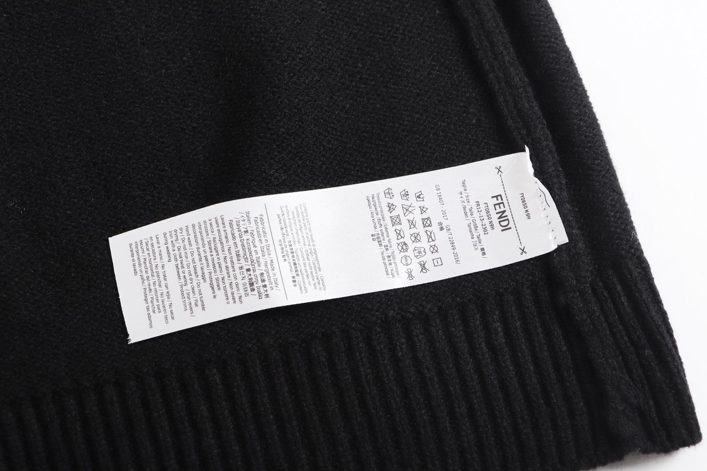 Classic Fashion Sweater-1250